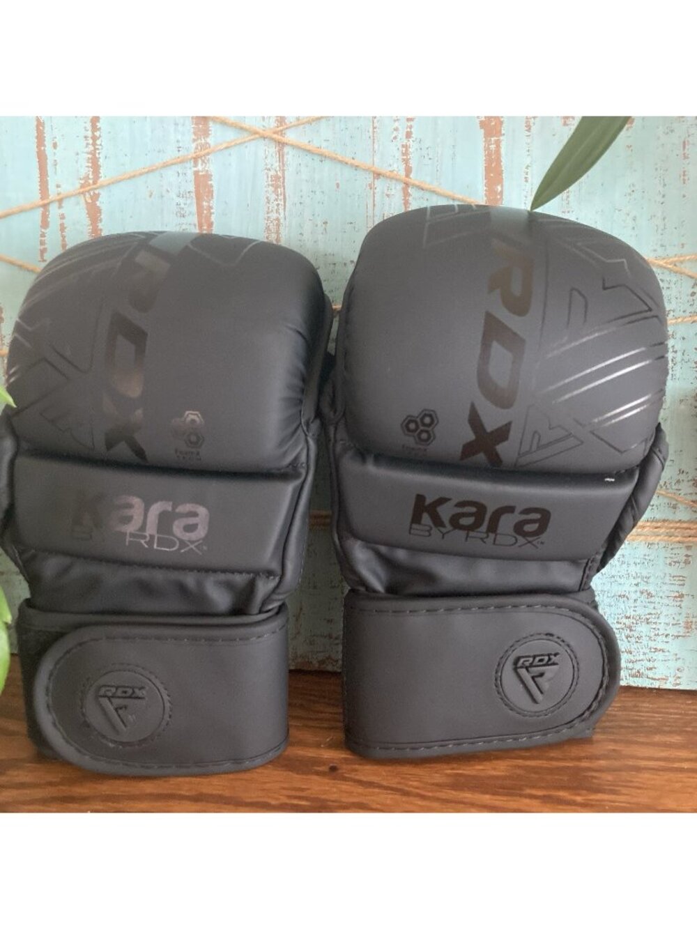 MMA Boxing Gloves RDX Training Sparring Muay Thai Gloves Kickboxing Black L/XL